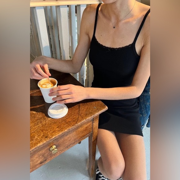 Brandy Melville Belle Lace Dress - Picture 5 of 8